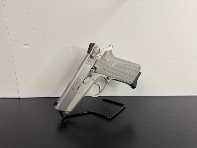 SMITH & WESSON 3913
